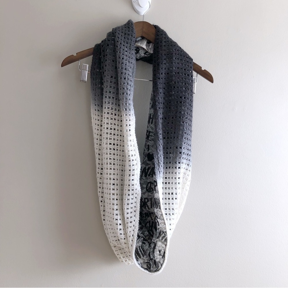 ✨$8 CLEAR-OUT✨ BCBGeneration Knitted Floral Lace Quote Cozy Winter Scarf Grey